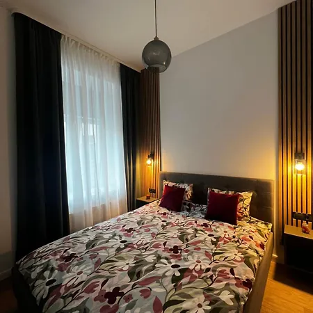 Cherry Apartment *